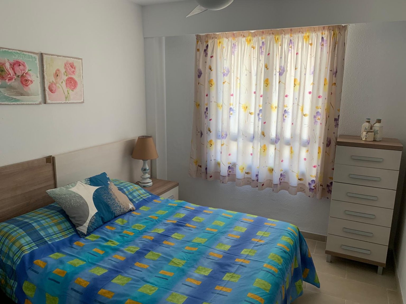 Apartamento hermoso c/ vistas al mar, piscina y garaje