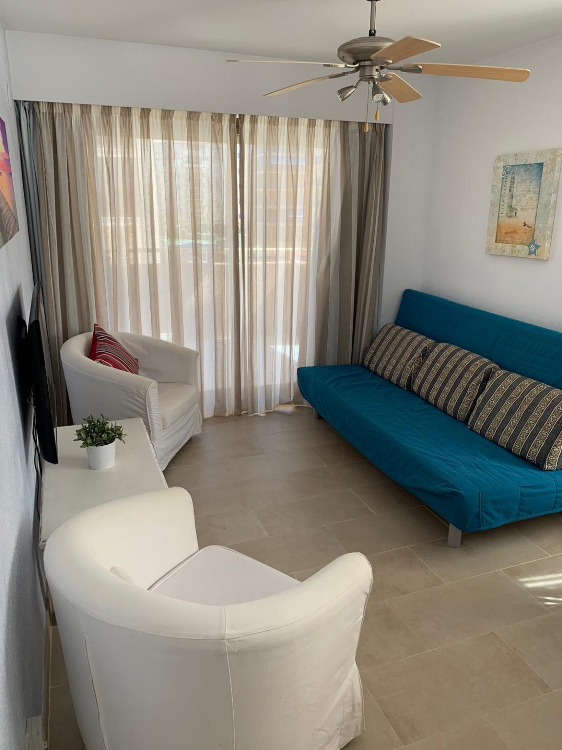 Apartamento hermoso c/ vistas al mar, piscina y garaje