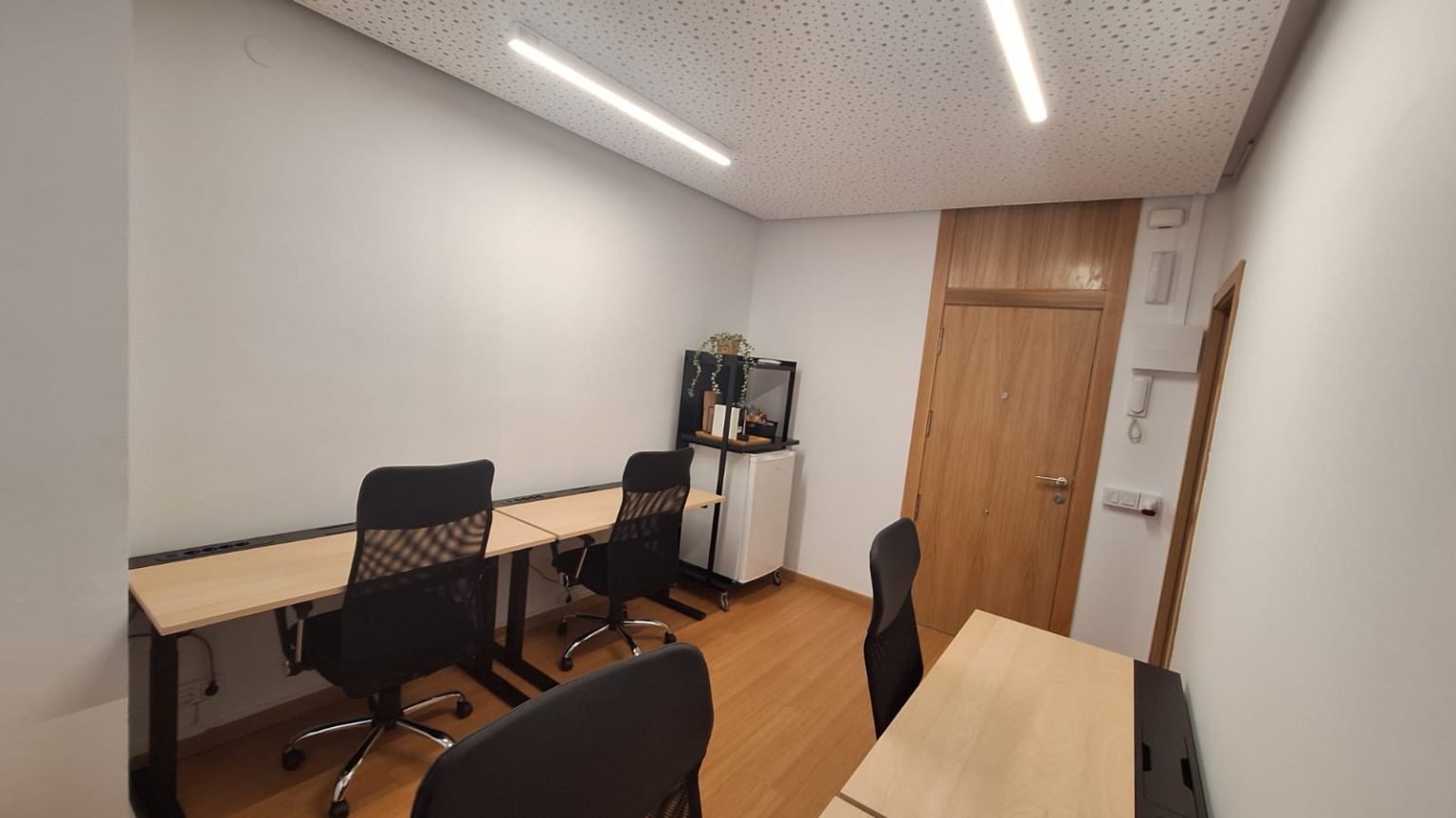 Coworking en alquilker en calle en medio de Castellón